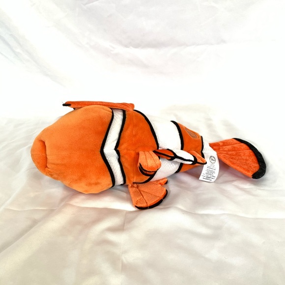 Finding Nemo Disney store plush - Picture 2 of 5